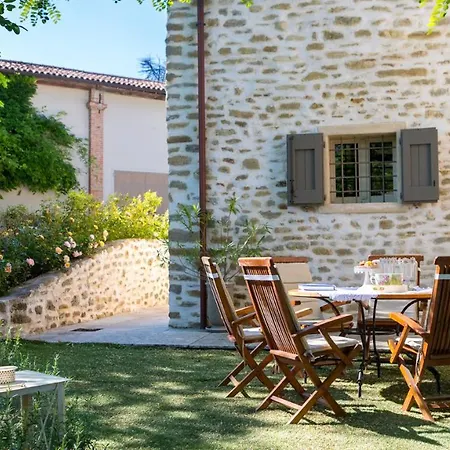 Il Castellaccio 8, Emma Villa *