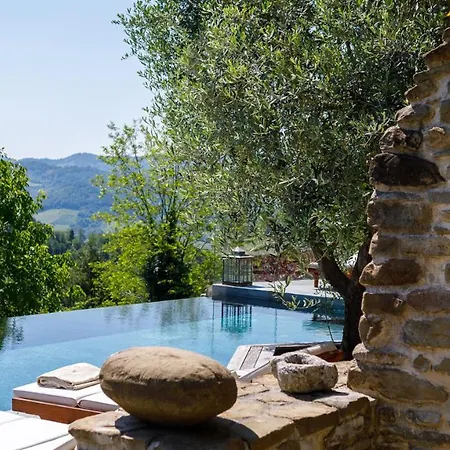 Il Castellaccio 8, Emma Villa *