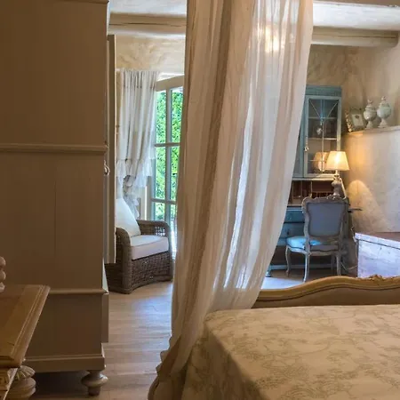 Il Castellaccio 8, Emma Villa *