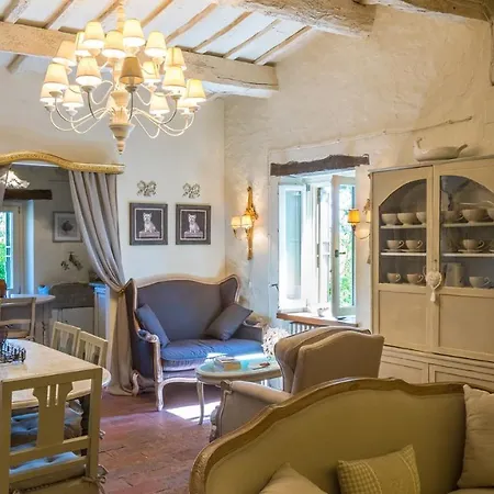 Il Castellaccio 8, Emma