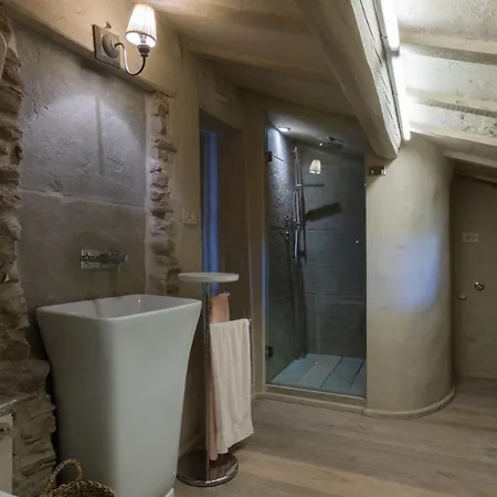 Il Castellaccio 8, Emma *