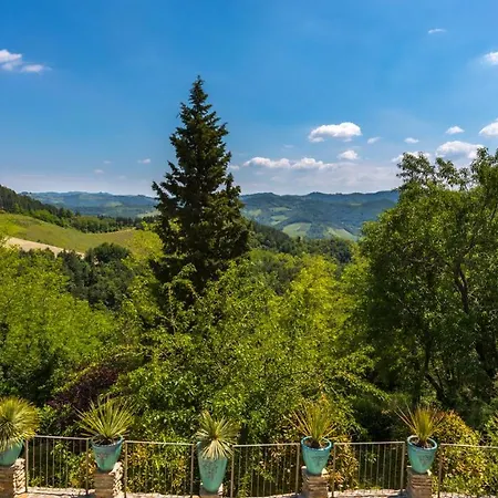 Il Castellaccio 8, Emma Villa *