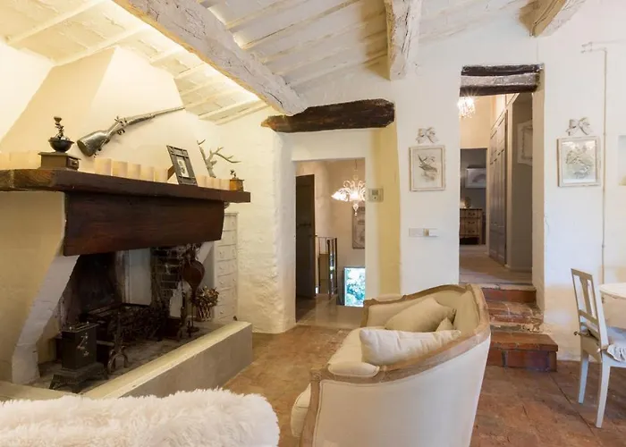 Il Castellaccio 8, Emma 브리시그헬라