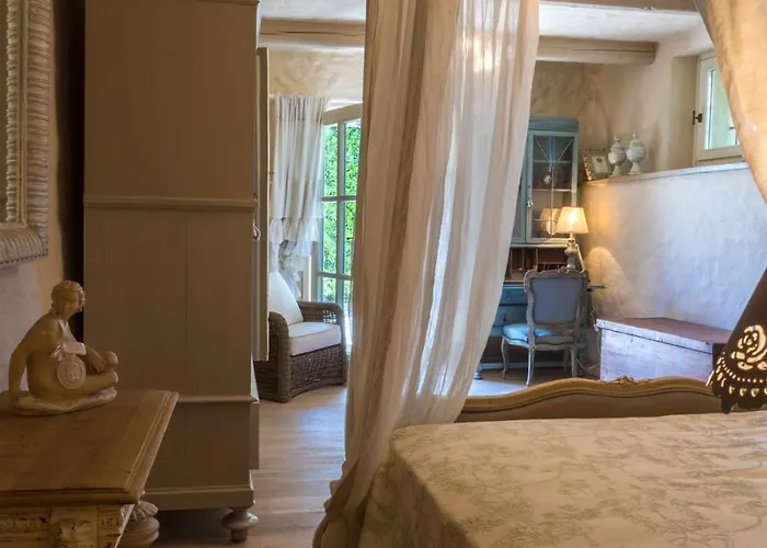 Il Castellaccio 8, Emma Willa *