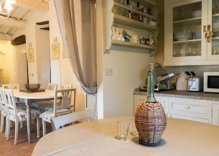 Il Castellaccio 8, Emma *