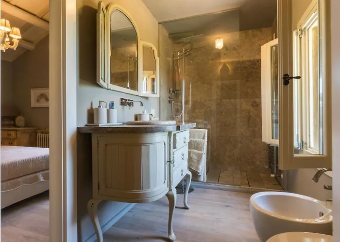 Il Castellaccio 8, Emma *